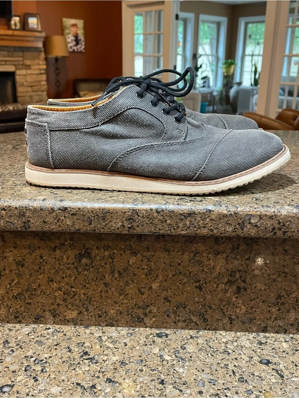 TOMS Boys Brogue Oxford Wing Tip Sz 6 Youth Gray Twill Distressed Gray Denim